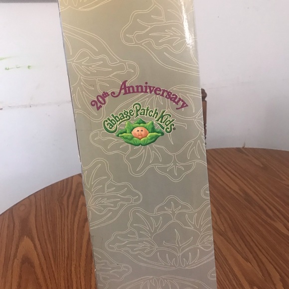 20TH ANNIVERSARY CABBAGE PATCH DOLL - Picture 8 of 11